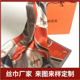 絲巾有些什么款式、絲巾、真絲絲巾、